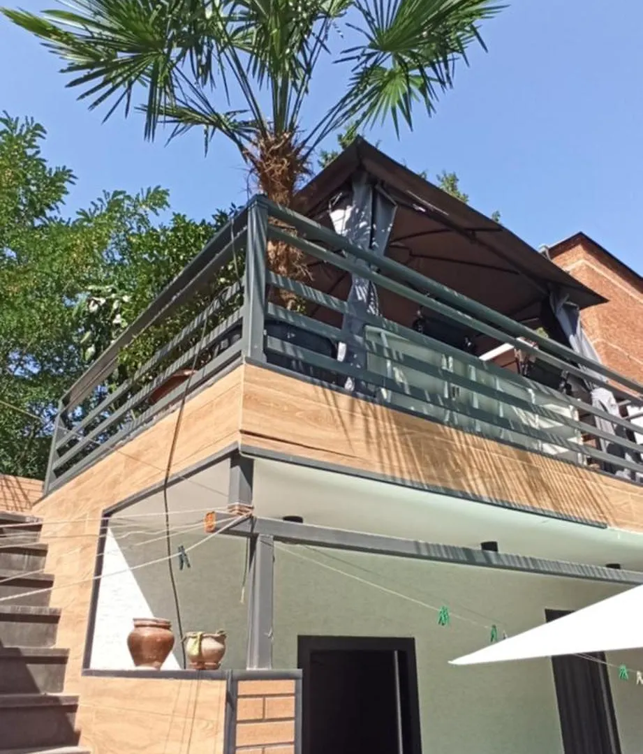 Apartments Lezzet 第比利斯 招待所